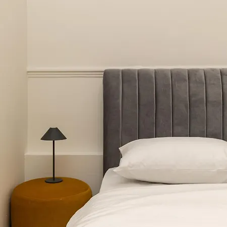 아파트 Coco By Halu! : Neoclassical With Balcony