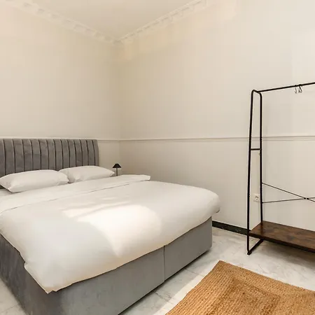 Coco By Halu! : Neoclassical With Balcony 아파트 테살로니키