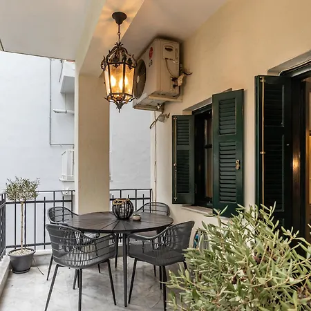 Coco By Halu! : Neoclassical With Balcony Thessaloniki