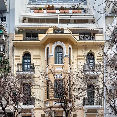 Appartement Coco By Halu! : Neoclassical With Balcony