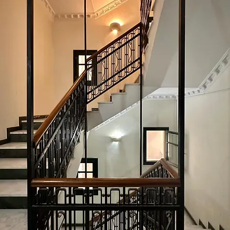 Coco By Halu! : Neoclassical With Balcony Lägenhet