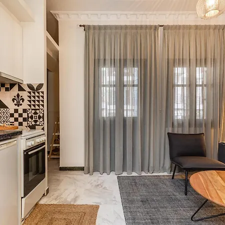 Appartement Coco By Halu! : Neoclassical With Balcony Thessalonique