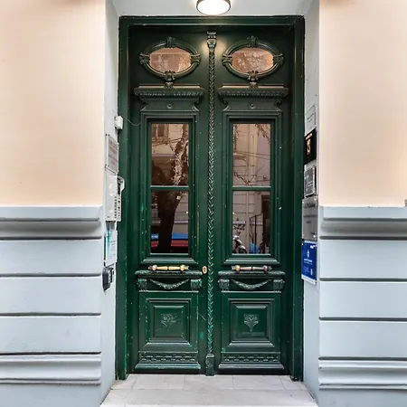 Appartement Coco By Halu! : Neoclassical With Balcony *